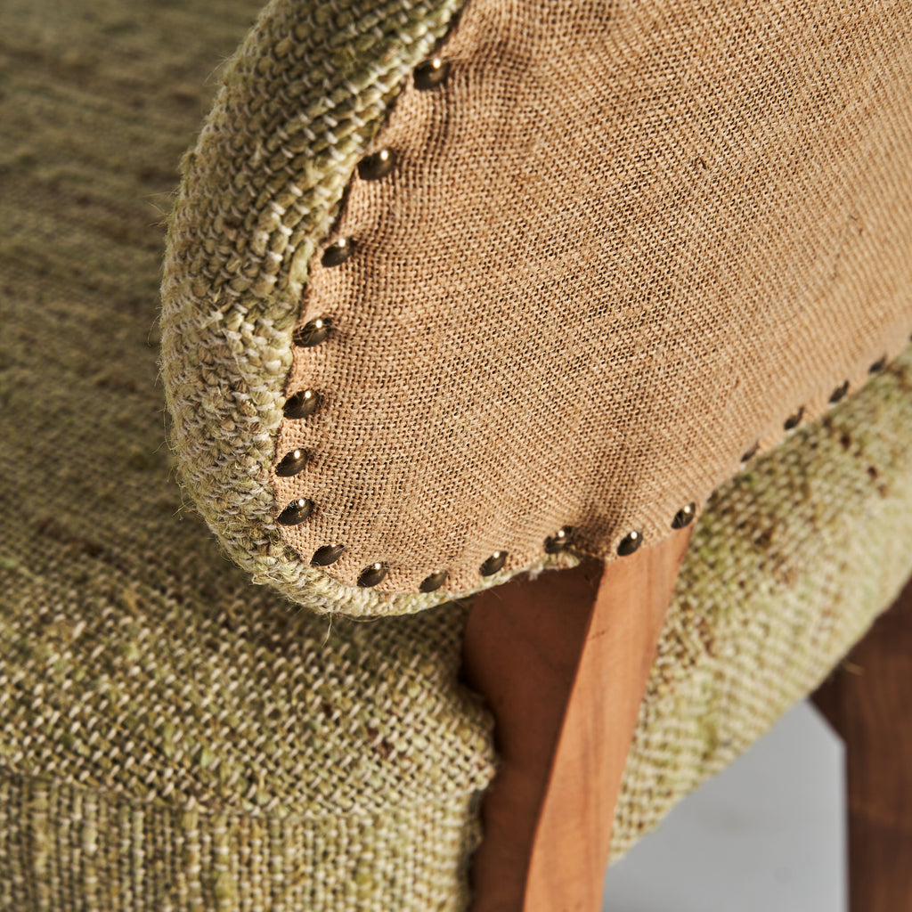 Vintage Design: Camelfarbener Stuhl aus Mangoholz mit Jute