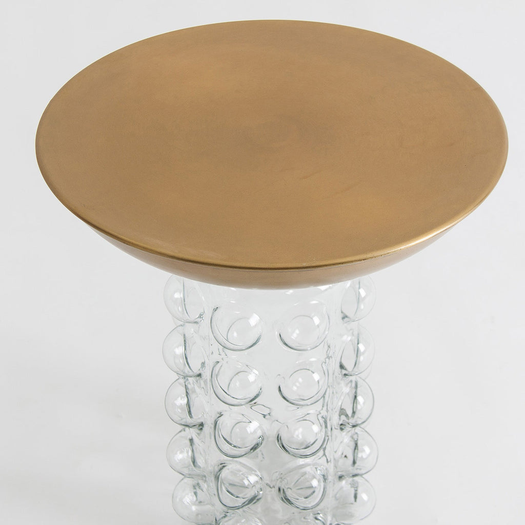 Beistelltisch aus Glas kombiniert mit einer Tischplatte aus goldenem Messing - Maison Oudh