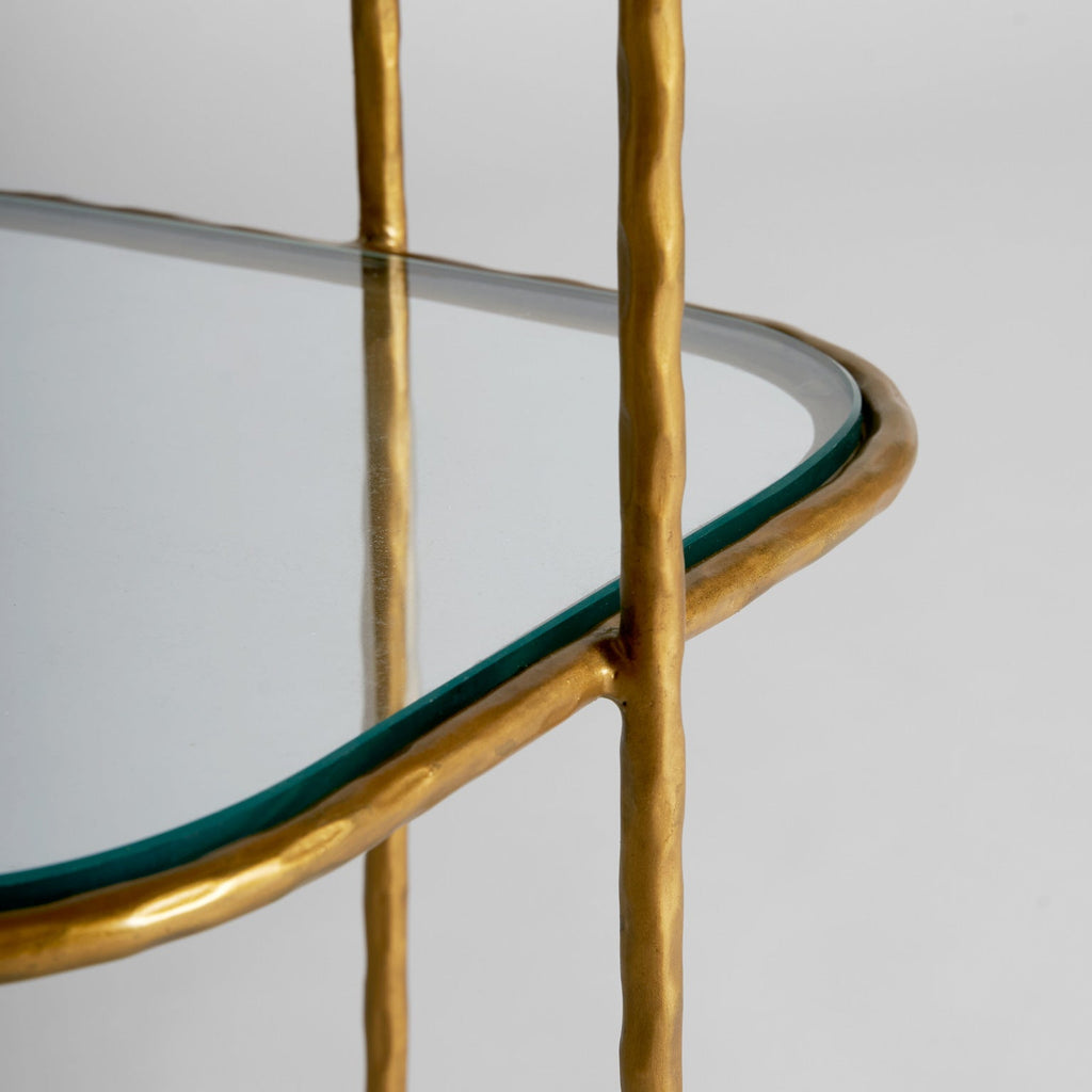 Beistelltisch in Gold kombiniert mit zwei abgerundeten Glasplatten - Maison Oudh