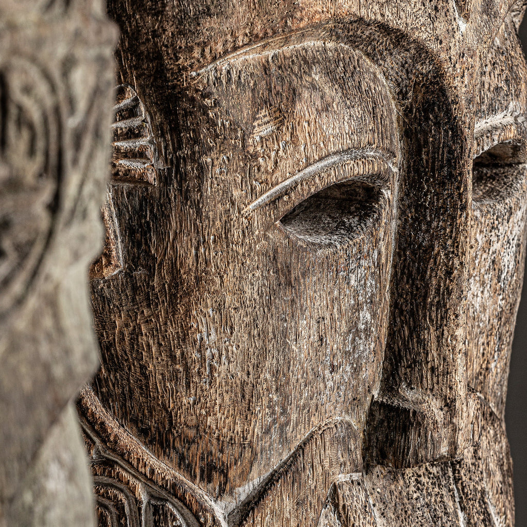 Grosse Handgefertigte Bodenskulptur aus Palmenholz im Ethno-Stil - Maison Oudh