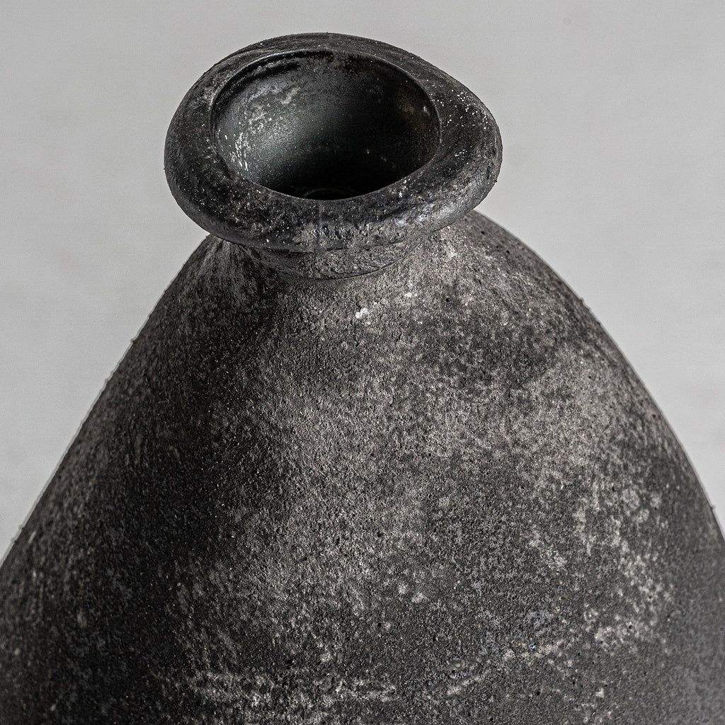 Grosse schwarze Vase aus Glas - Maison Oudh