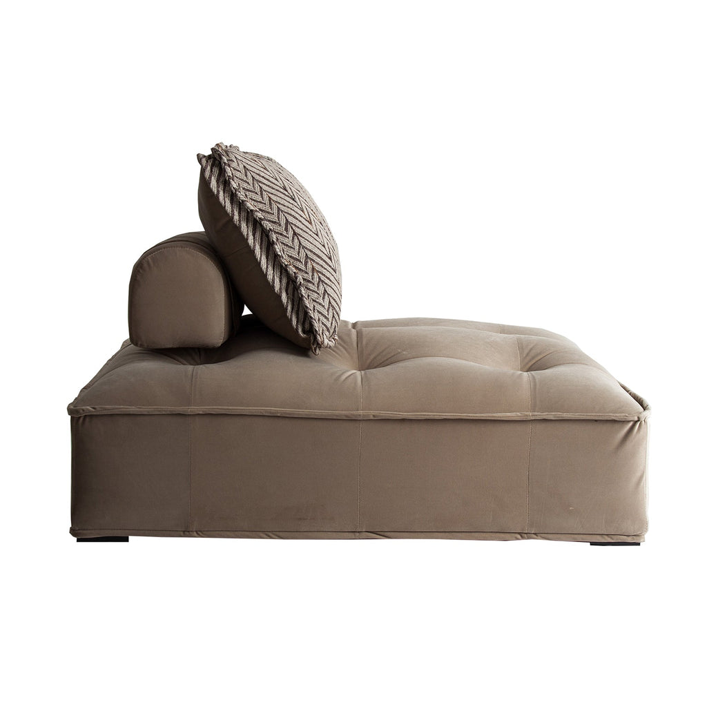 Modulares Loungesofa in Braun und Beige bezogen mit Samt und Leinen - Maison Oudh