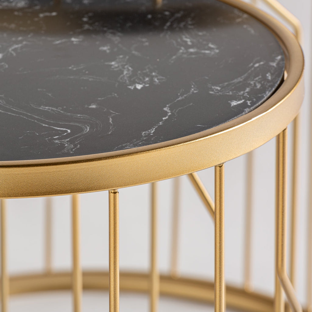 Runder Beistelltisch im 2er Set in Gold kombiniert mit schwarzen Glasplatten in Marmoroptik - Maison Oudh