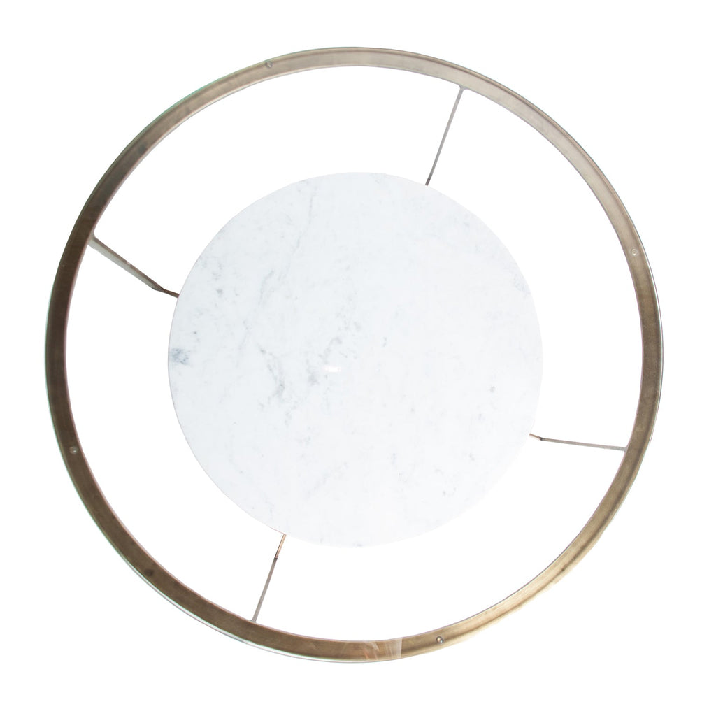 Runder Couchtisch kombiniert mit einer weissen Marmorplatte und einer Glasplatte - Maison Oudh