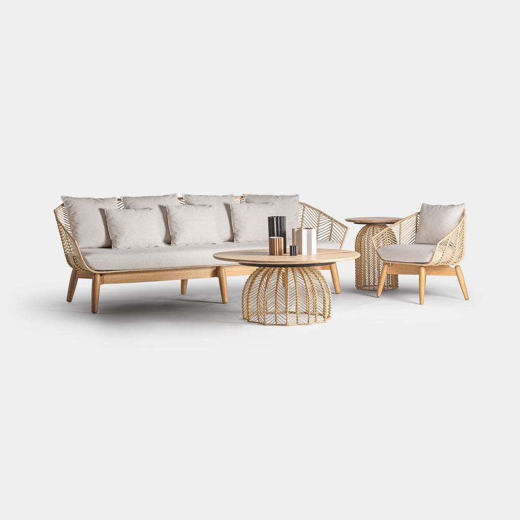 Runder Designer Couchtisch Plissè aus Mahagoni und Rattan - Maison Oudh