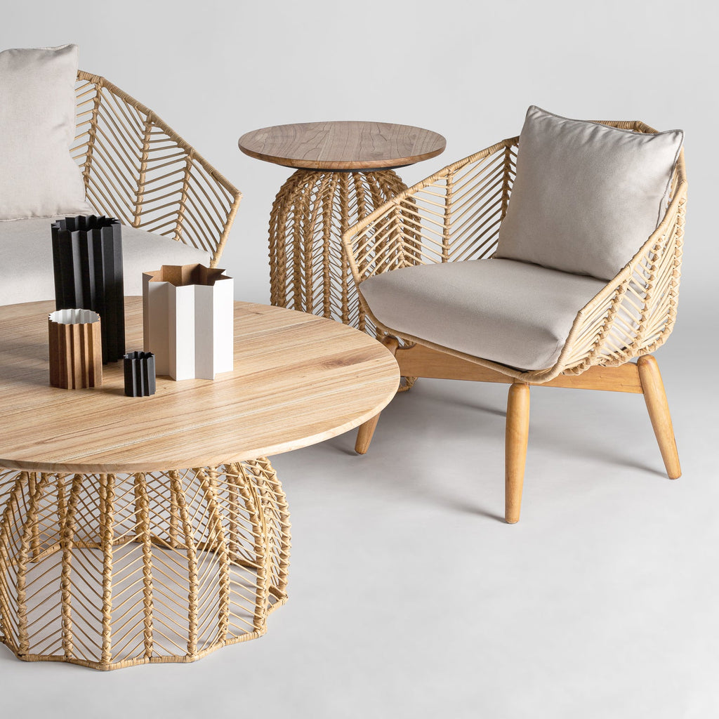 Runder Designer Couchtisch Plissè aus Mahagoni und Rattan - Maison Oudh